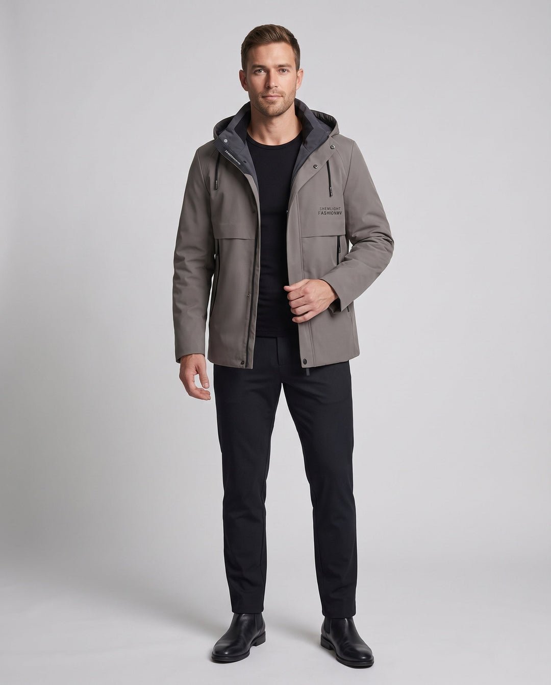 Herren Softshell Übergangsjacke mit Kapuze, wind- & wasserabweisend, ideal für Outdoor und Alltag.