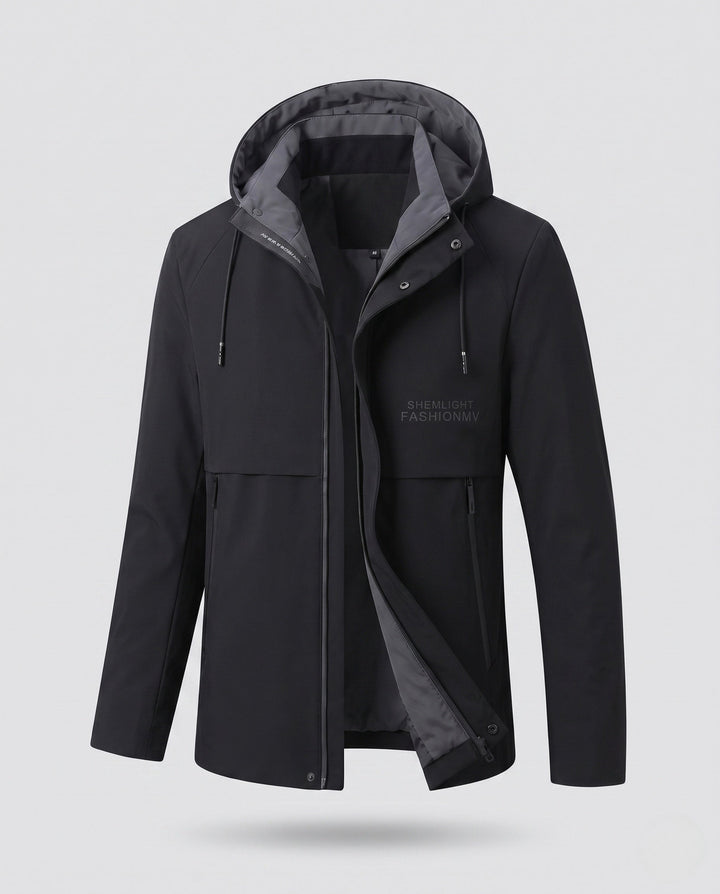 Perfekte Herren Übergangsjacke mit Kapuze, schützt vor Wind und leichtem Regen bei wechselhaftem Wetter.