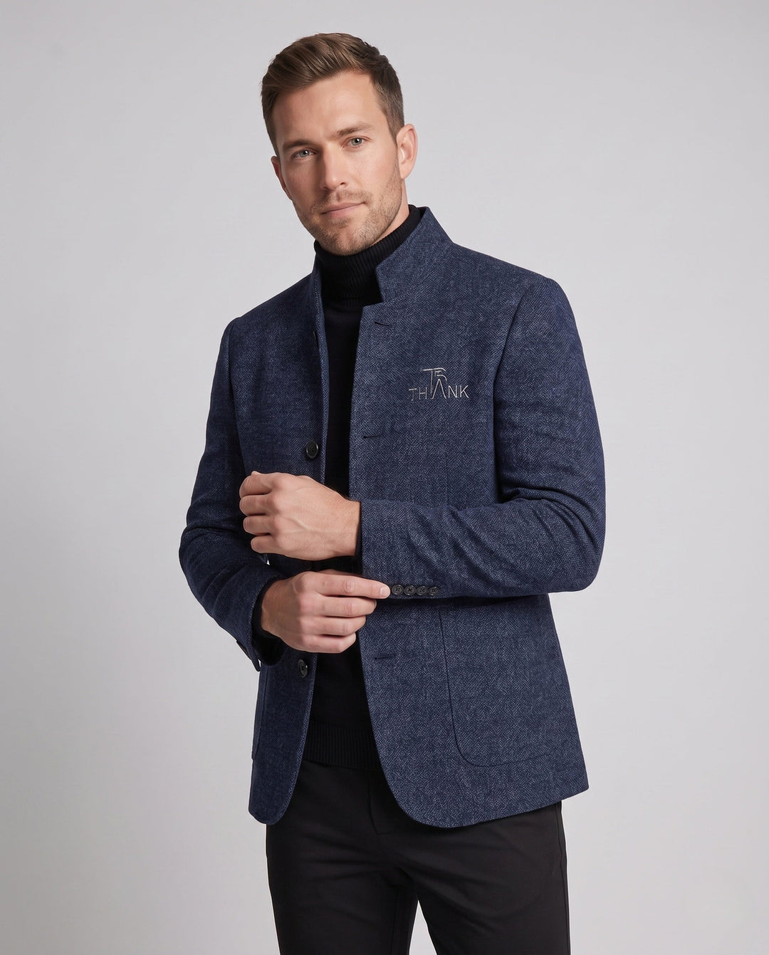 Moderne Herren Stehkragenjacke in stilvollem Design. Komfortable Jacke für Herbst und Frühling.