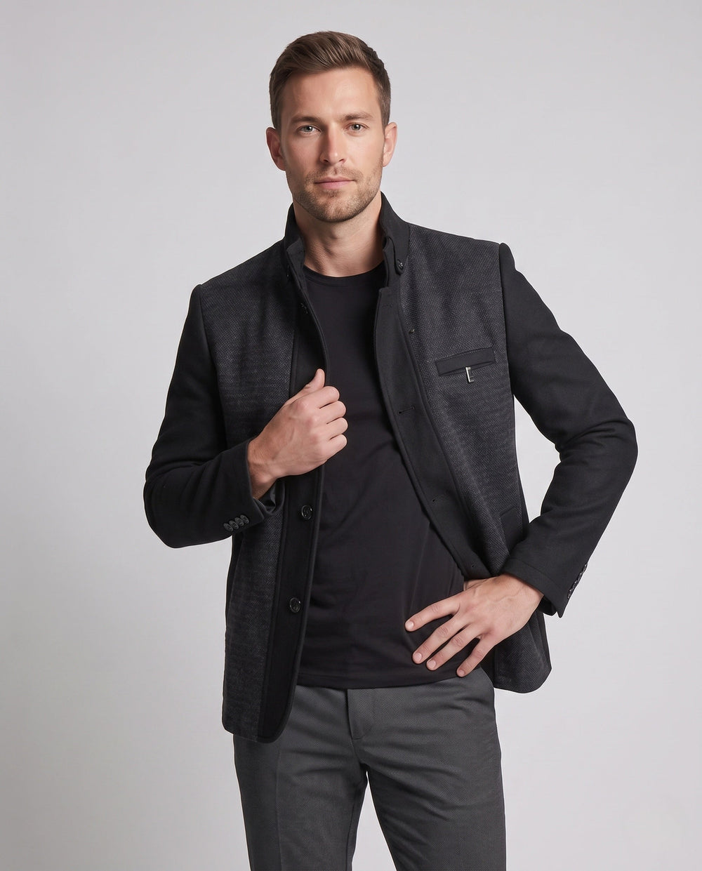 Warmer Herren Kurzmantel im eleganten Business-Stil, ideal für Freizeit & Büro im Herbst und Winter.