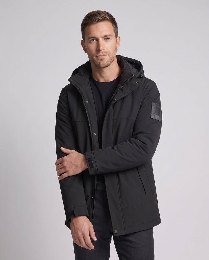 Wasserabweisende, winddichte Herren Softshell-Kapuzenjacke mit Reißverschluss für kalte Tage.