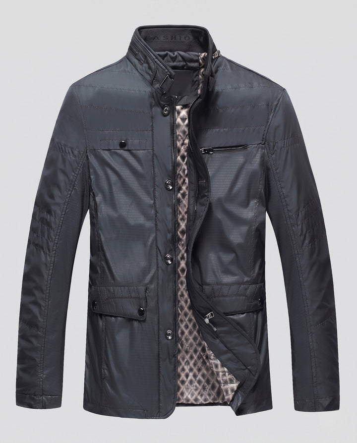 Robuste wasserabweisende Herren Outdoorjacke mit Stehkragen & Thermofutter für vielseitigen Einsatz.
