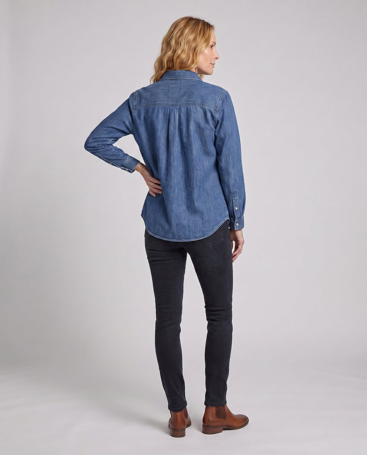 Lässiges Langarm Oversized Shirtkleid für Damen mit stylischen Brusttaschen. Ideal für den Alltag.