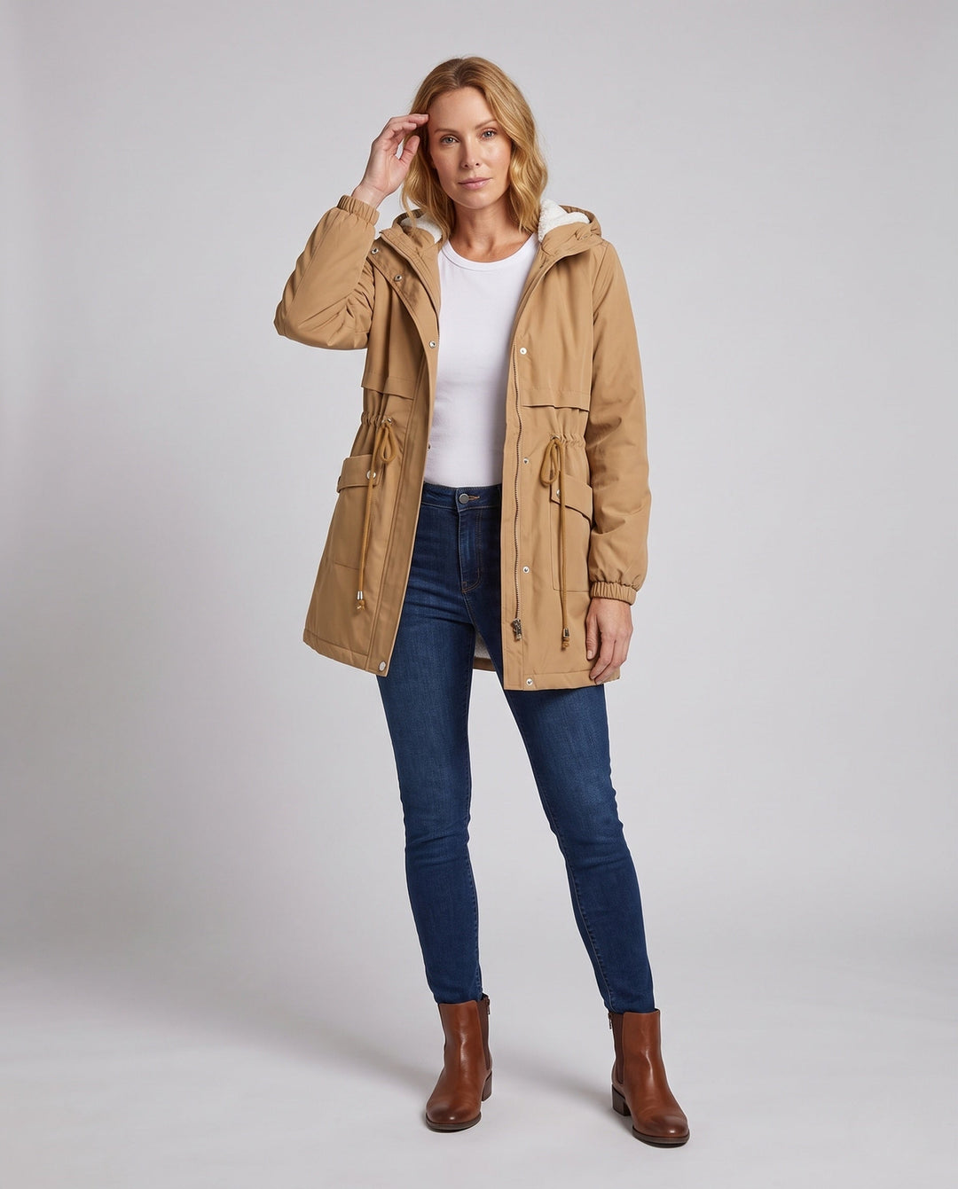 Damen Übergangs-Parka mit kuscheliger Teddy-Kapuze & Taillenzug; ideal für Herbst & Frühling.
