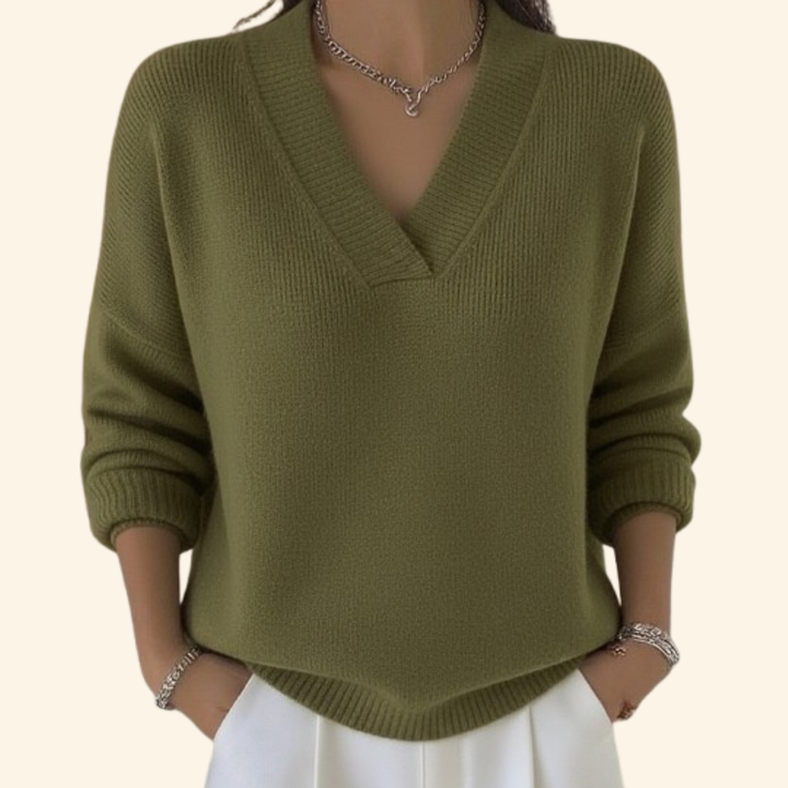 Vielseitiger grüner Damen Pullover mit V-Ausschnitt. Gemütlicher, lockerer Schnitt für stilvolle Herbst-Outfits.