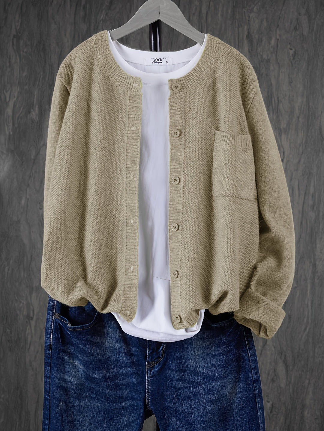 Leichte Damen-Strickjacke als Übergangsjacke, locker geschnitten & bequem für stilvolles Layering.