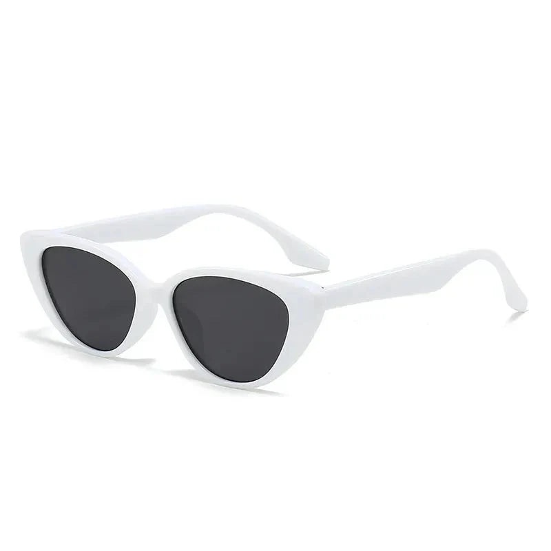 Trendige Cat-Eye Sonnenbrille für Damen, leichtes Gestell, klassischer Retro-Look für Fashionistas.