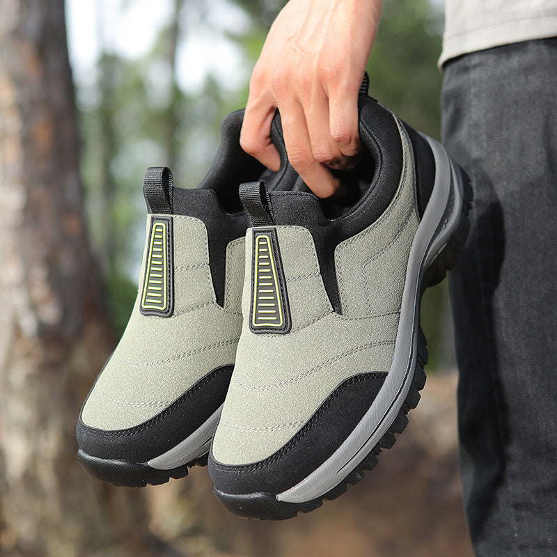 Damen Outdoor-Sneaker, rutschfest und gedämpft, bietet maximalen Komfort und sicheren Halt auf jedem Schritt.