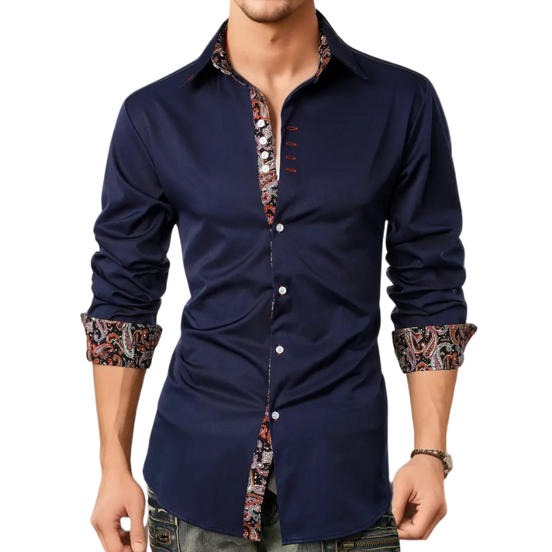Vollansicht eines stilvollen Herrenhemdes mit eleganten Paisley-Details; zeitlose Männerkleidung.