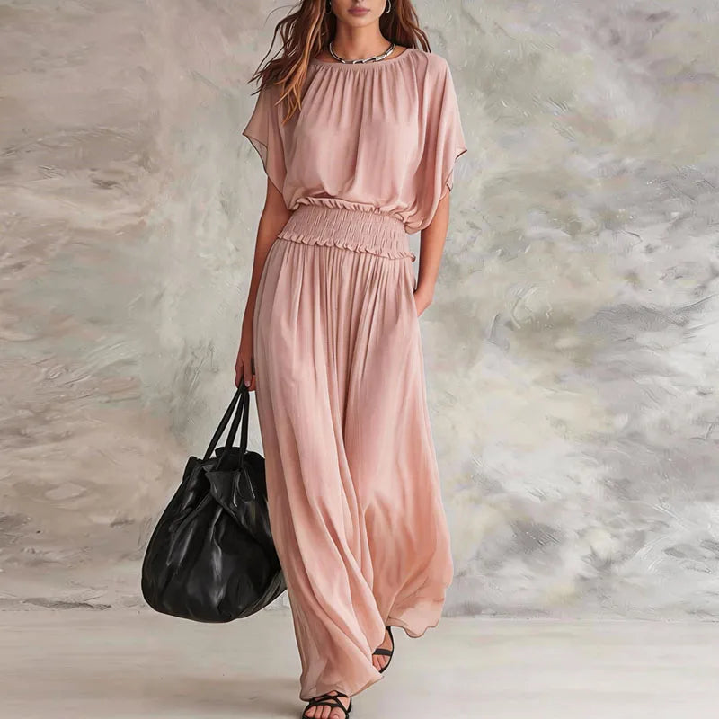 Elegantes Damen Maxikleid mit geraffter Taille und schmeichelhaftem Schnitt, ideal für festliche Anlässe und Sommer.
