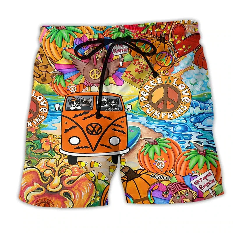 Mann trägt bequeme Herren Badehose mit Graffiti-Muster am Strand. Perfekte Sommer-Freizeitshorts.