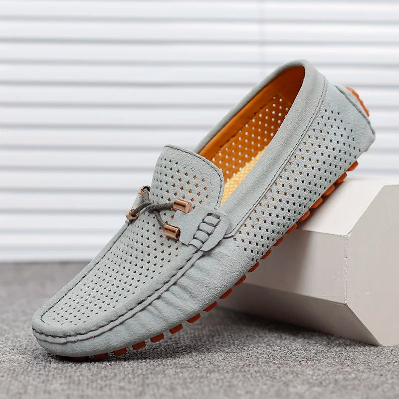 Leichte, atmungsaktive Herren Loafer für sommerlichen Stil. Perfekt für Komfort an warmen Tagen.