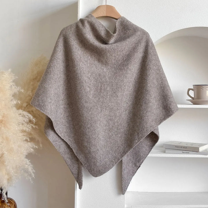 Eleganter Winterschal für Damen, hält warm und ist ein vielseitiges Herbstmode-Statement.
