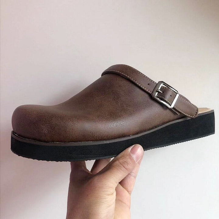 Braune elegante Herren Komfortschuhe, orthopädisch, bieten bequemen Halt für gesunde Füße den ganzen Tag.