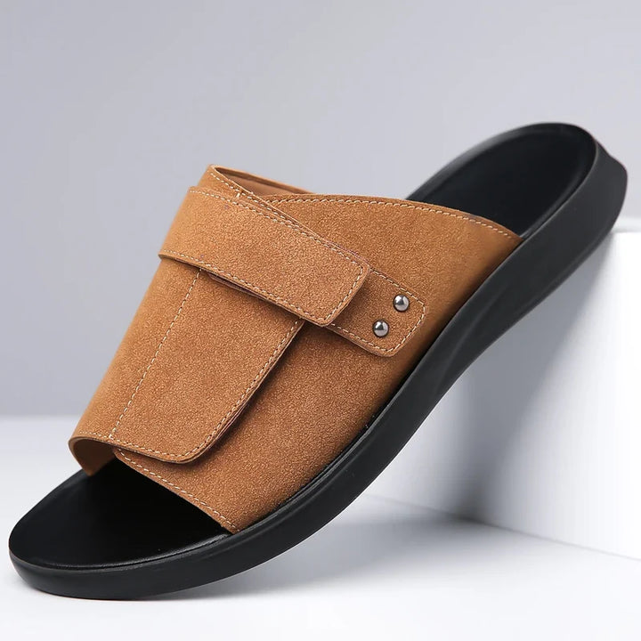 Vielseitige Herren Sandalen mit Klettverschluss. Komfortable Slip-On Freizeitschuhe, perfekt für Freizeit & Alltag.