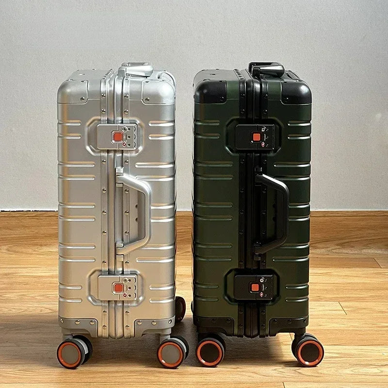 Robuster Aluminium-Magnesium-Koffer mit integriertem TSA-Schloss, ideal für sicheres Reisen.