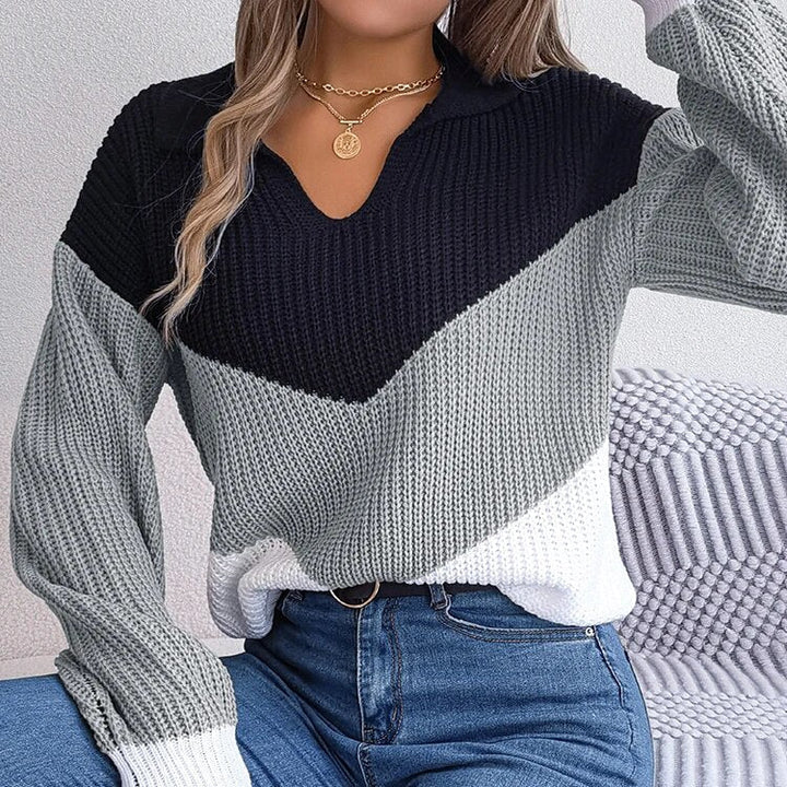 Bequemer Damen Strickpullover Colour-Block mit V-Ausschnitt. Locker geschnitten, ideal als Übergangspullover.