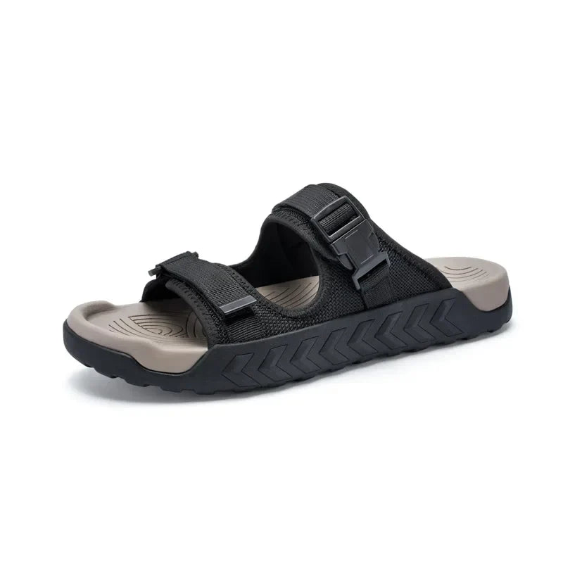 Herren Wandersandalen mit dicker Sohle, atmungsaktiv und vielseitig für alle Outdoor-Aktivitäten.