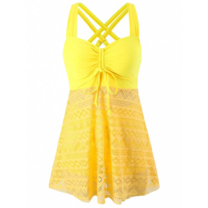 Sommerlicher Damen Badeanzug mit Spitzenrock, bequem & schick, ideal für Strand und Spaziergänge.