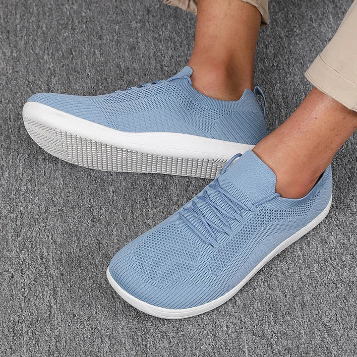 Herren Sneaker, hellblau, mit weite Zehenbox & gepolsterter Sohle für maximalen Komfort.