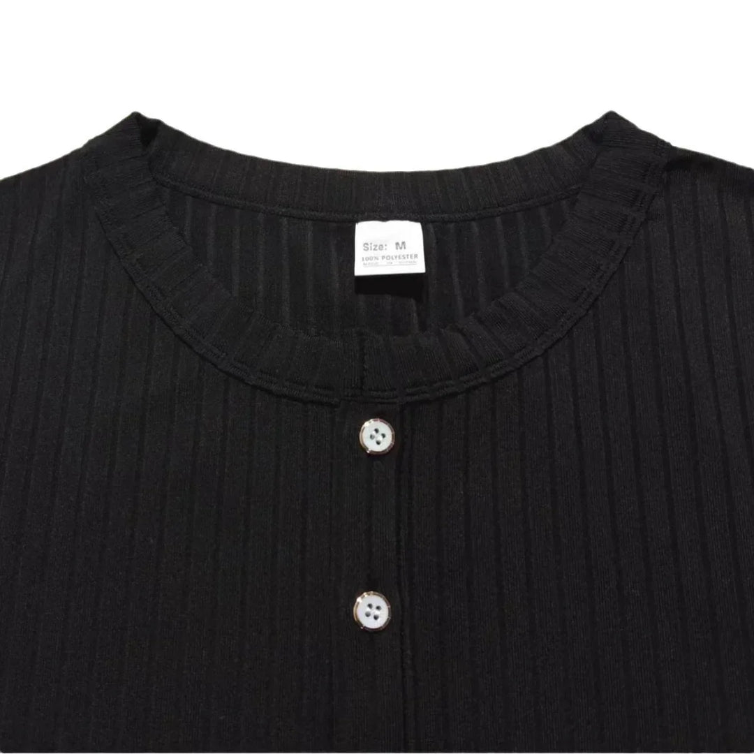 Vielseitiges Herren Henley T-Shirt, Regular Fit, Kurzarm, mit dezentem Strukturmuster für jeden Tag.