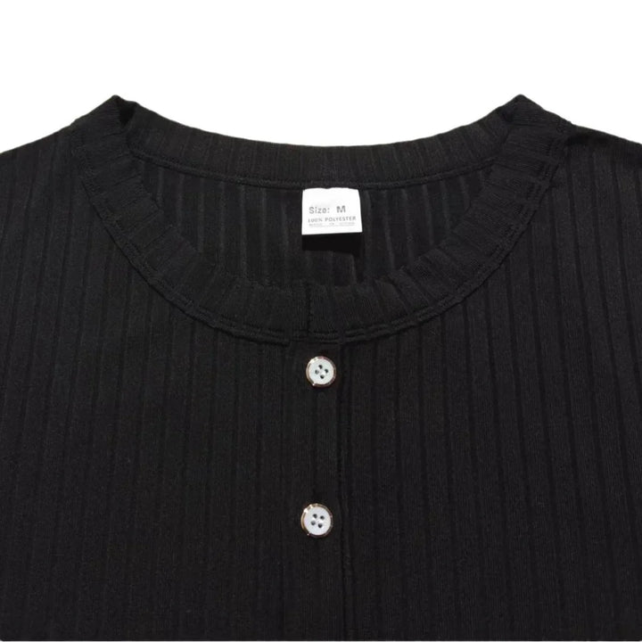 Vielseitiges Herren Henley T-Shirt, Regular Fit, Kurzarm, mit dezentem Strukturmuster für jeden Tag.