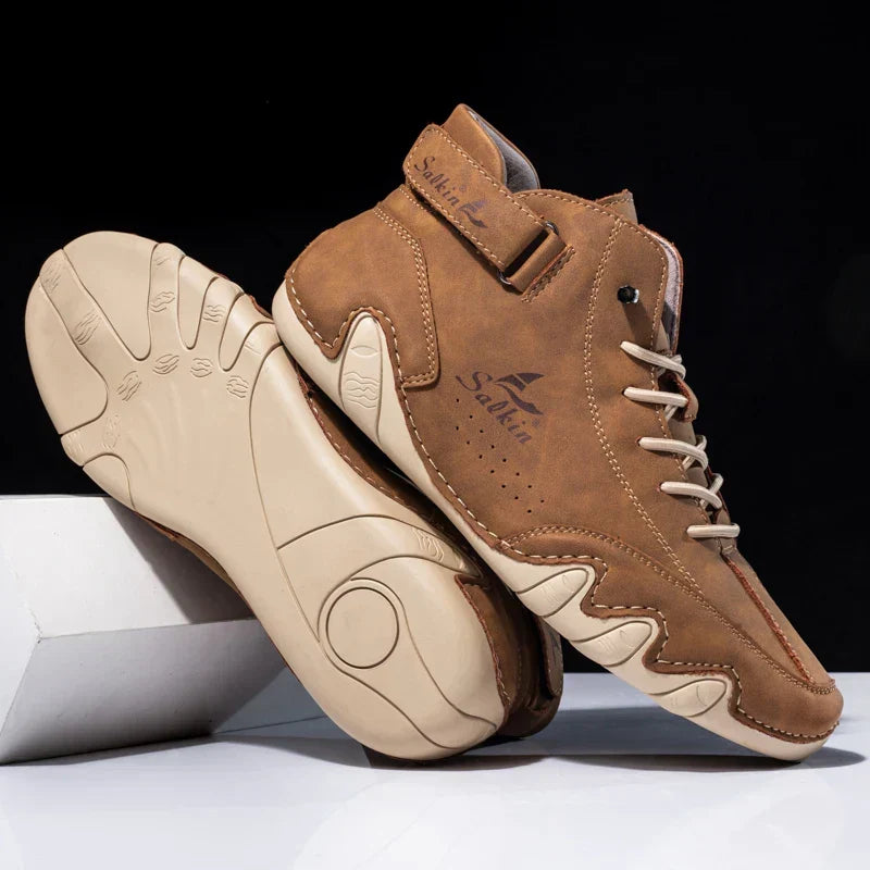 Elegante Herren High-Top Sneaker: Stilvolle Winterschuhe für Männer, die Wert auf Komfort legen.