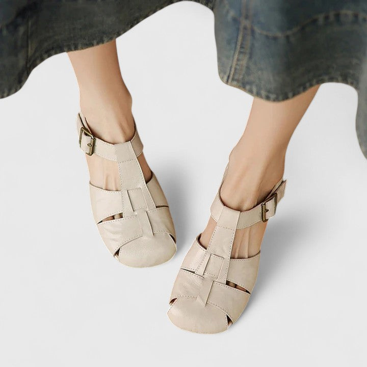 Damen Schnallensandalen: Bequeme Sommerschuhe mit Blockabsatz & eleganter Optik.