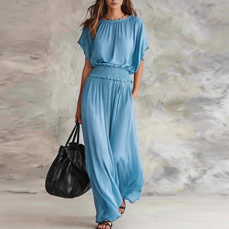 Zeitloses Damen Maxikleid, elegantes Design mit geraffter Taille, optimal für gehobene Anlässe und entspannte Tage.