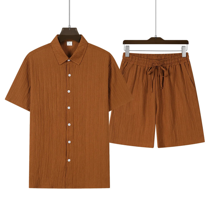 Extrem bequemer Herren Sommer Zweiteiler mit atmungsaktivem Kurzarm Hemd und weichen Shorts.