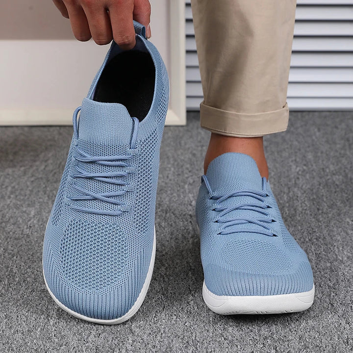 Leichte Herrenschuhe, weite Zehenbox, bequeme Passform, atmungsaktiv für den ganzen Tag.
