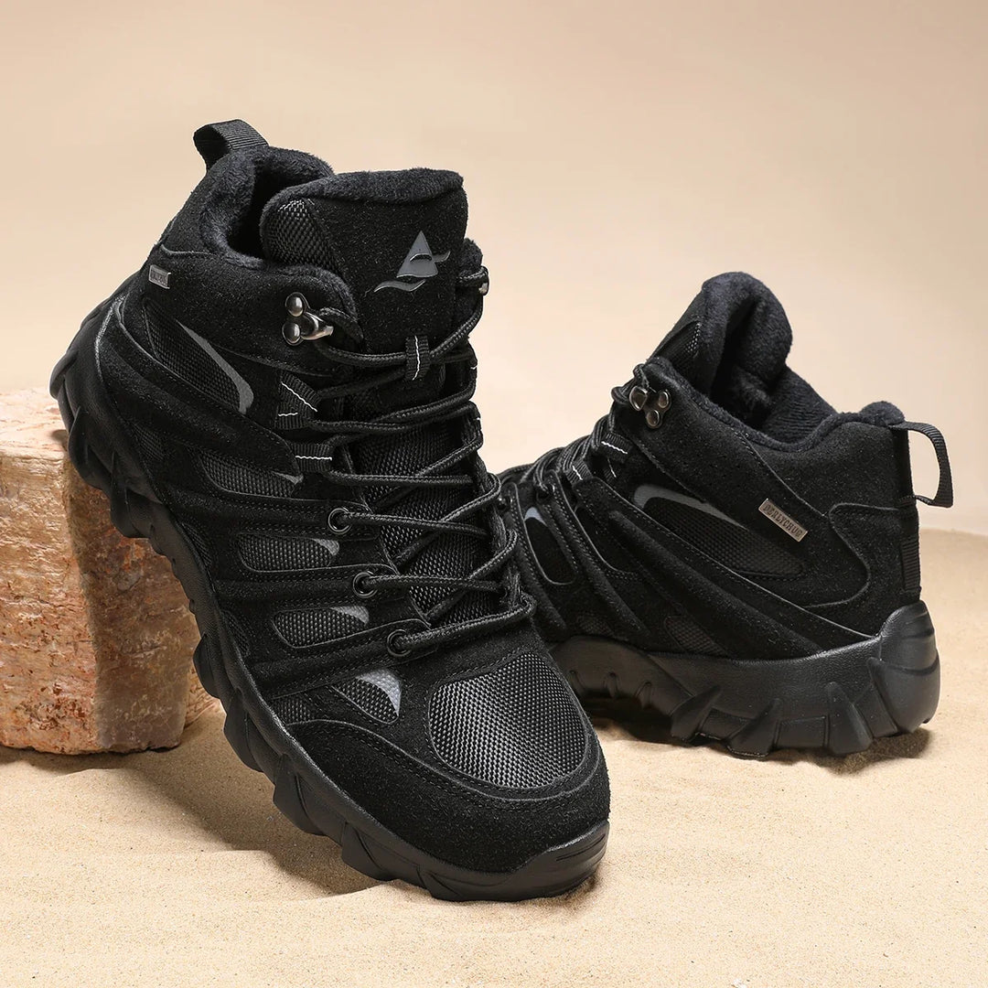 Vorderansicht Herren Wanderschuhe, rutschfest & atmungsaktiv, ideal für sicheren Halt im Gelände.