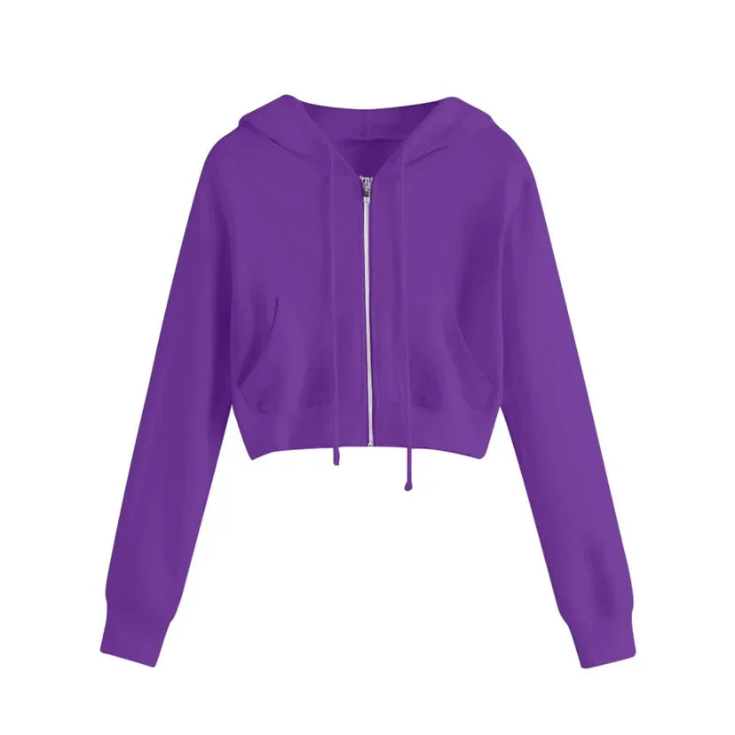 Modischer kurzer Damen Kapuzenpullover für den Winter. Kuscheliges Sweatshirt, warm & bequem für jede Frau.