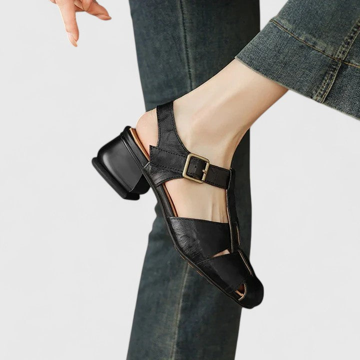 Klassische Damen Riemchensandalen mit Blockabsatz & Schnalle; elegante, offene Sommerschuhe.