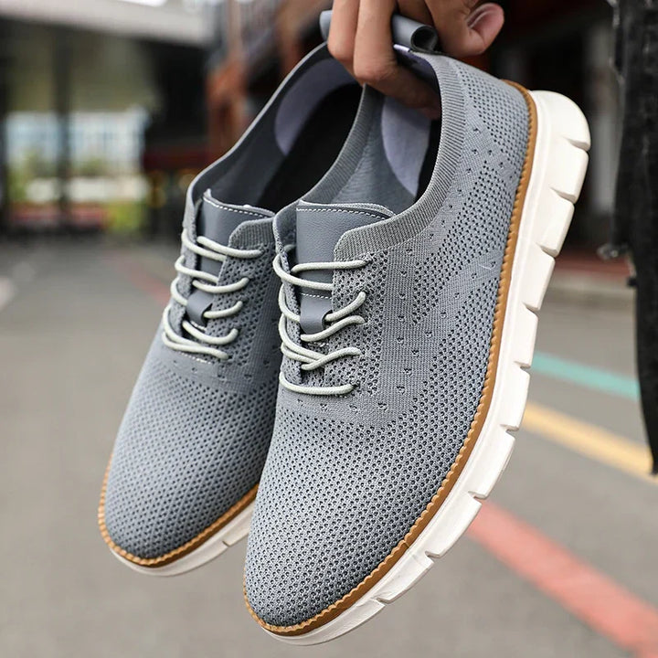 Profilansicht: Ultraleichter Herren Strick Sneaker, atmungsaktiver Freizeitschuh, bequem für den sportlichen Alltag.