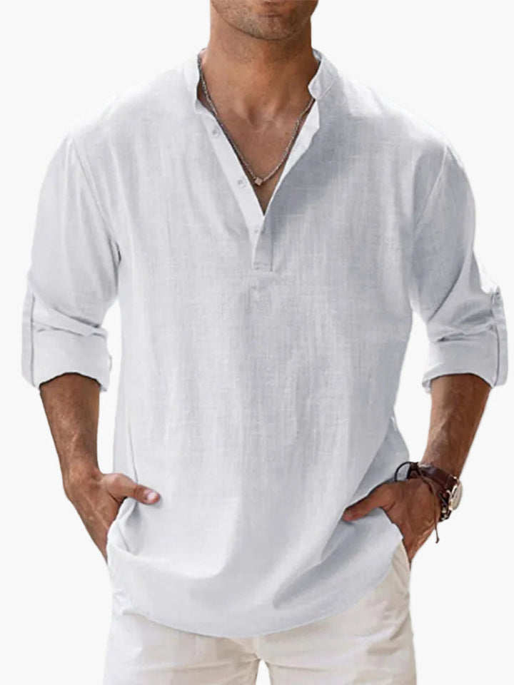 Lässiges Herren Freizeithemd im Henley-Stil mit Krempelärmeln, vielseitig für Freizeit & Urlaub geeignet.