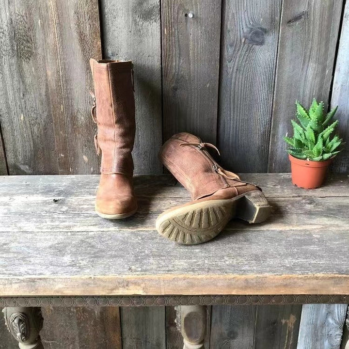 Bequeme Khaki Damenstiefel mit Reißverschluss, ideal für den Alltag. Rutschfeste Sohle für sicheren Halt.