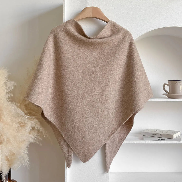 Geschenkidee für Frauen: Weicher Herbstschal, ein stilvolles und praktisches Winter-Accessoire.