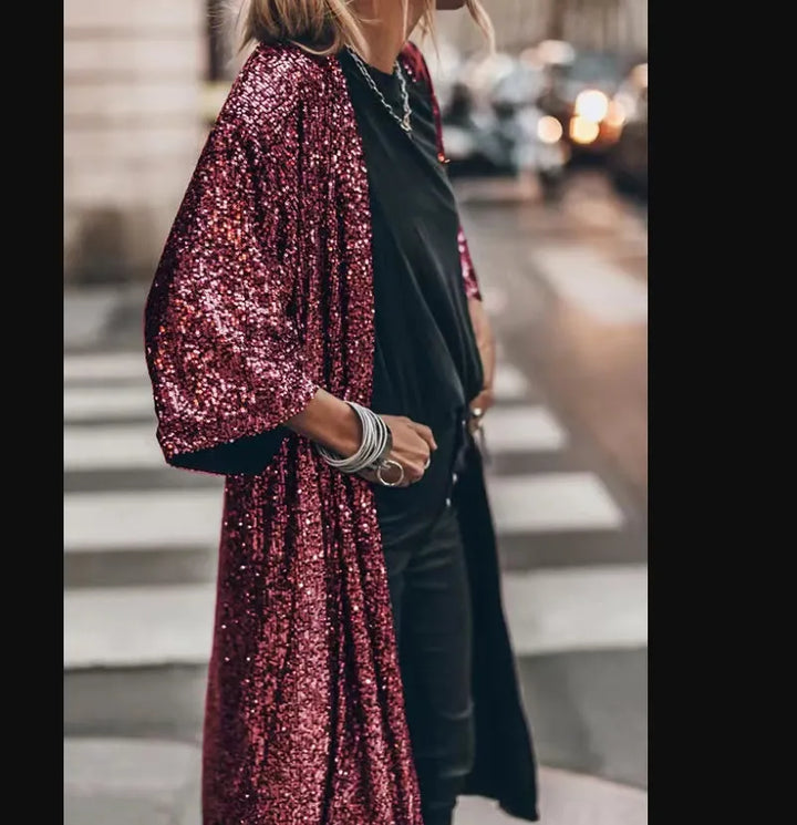 Luxuriöser Damen-Abendmantel, lang, tailliert mit Gürtel & seitlichen Taschen für stilvolle Auftritte.