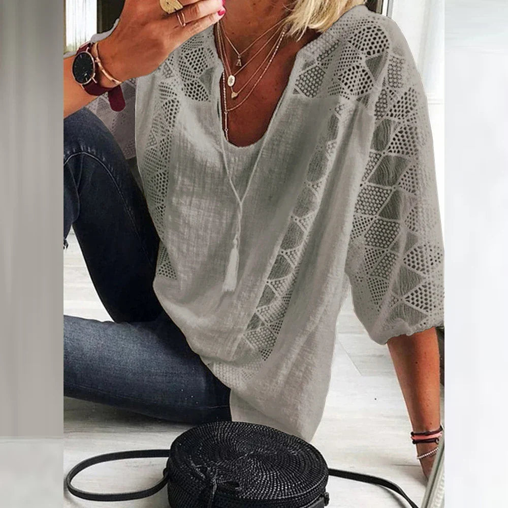 Elegante & bequeme Damen Bluse mit Spitze, V-Ausschnitt; vielseitig kombinierbar für Sommer & Freizeit.