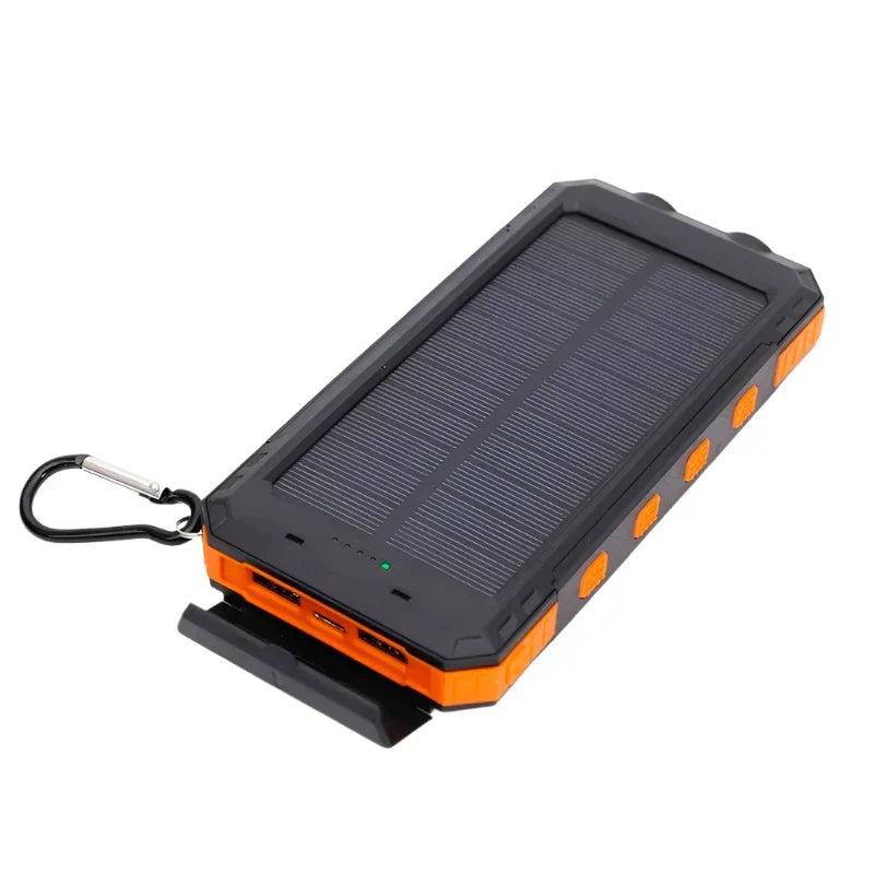 Widerstandsfähige Solar Powerbank für dein Handy. Mit Taschenlampe und Solarpanel. Ideal für Outdoor & Strom.