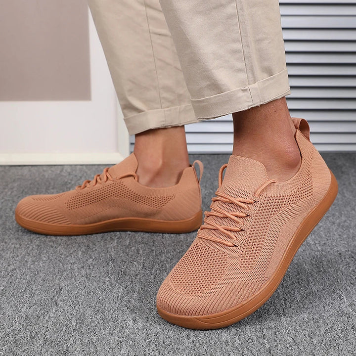 Marineblaue Herren Freizeitschuhe mit weite Zehenbox, gepolsterter Sohle für den Alltag.