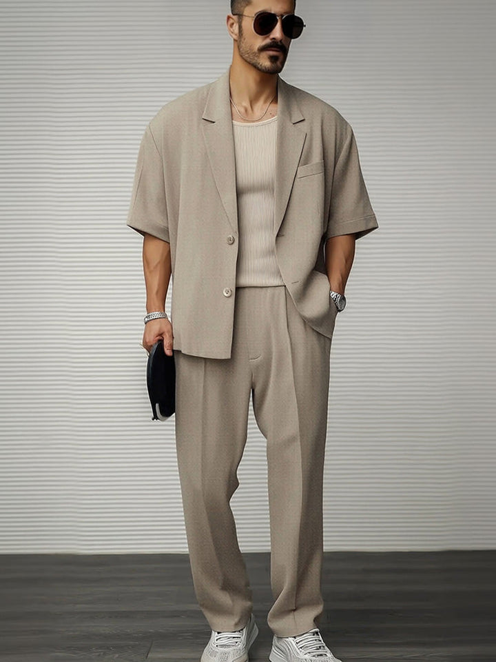 Stilvolles Herren Anzug Set mit Blazer und Hose. Vielseitiger Zweiteiler für Smart Casual und moderne Looks.