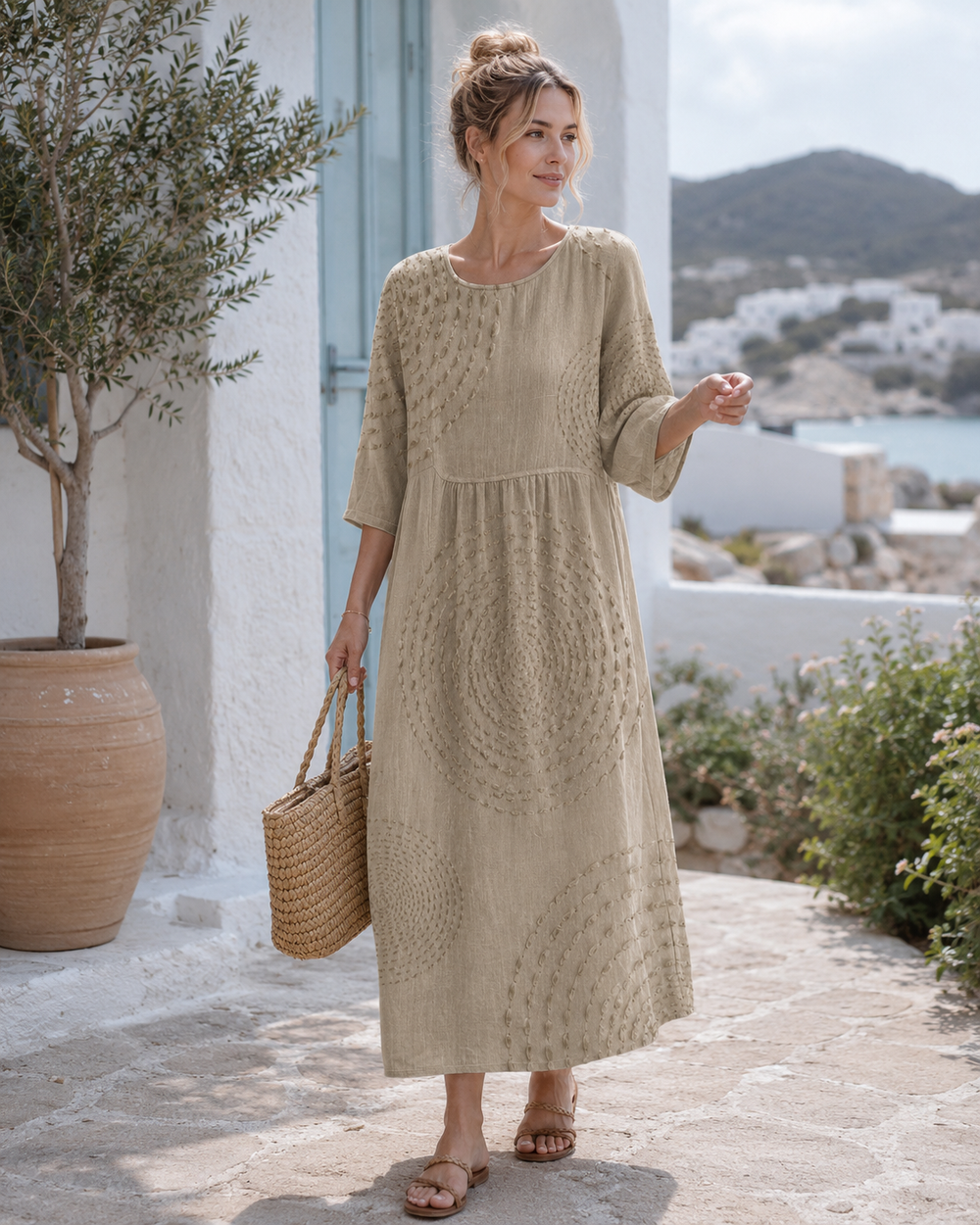 Elegantes Damen Freizeitkleid, einfarbig, mit lockerem Schnitt und Dreiviertelarm. Perfekt für Alltag und Urlaub.