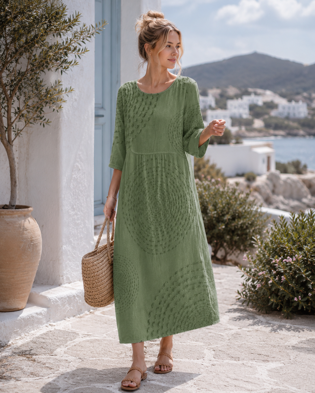 Komfortables Damen Maxikleid für den Sommer, locker fallend, mit Rundhalsausschnitt. Vielseitiges, einfarbiges Design.