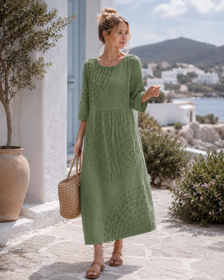 Komfortables Damen Maxikleid für den Sommer, locker fallend, mit Rundhalsausschnitt. Vielseitiges, einfarbiges Design.