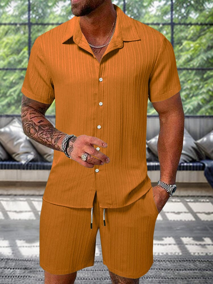Vielseitiges Herren Zweiteiler Set: Strukturiertes Hemd & Shorts, perfekt für urbane Looks oder Strandurlaub.