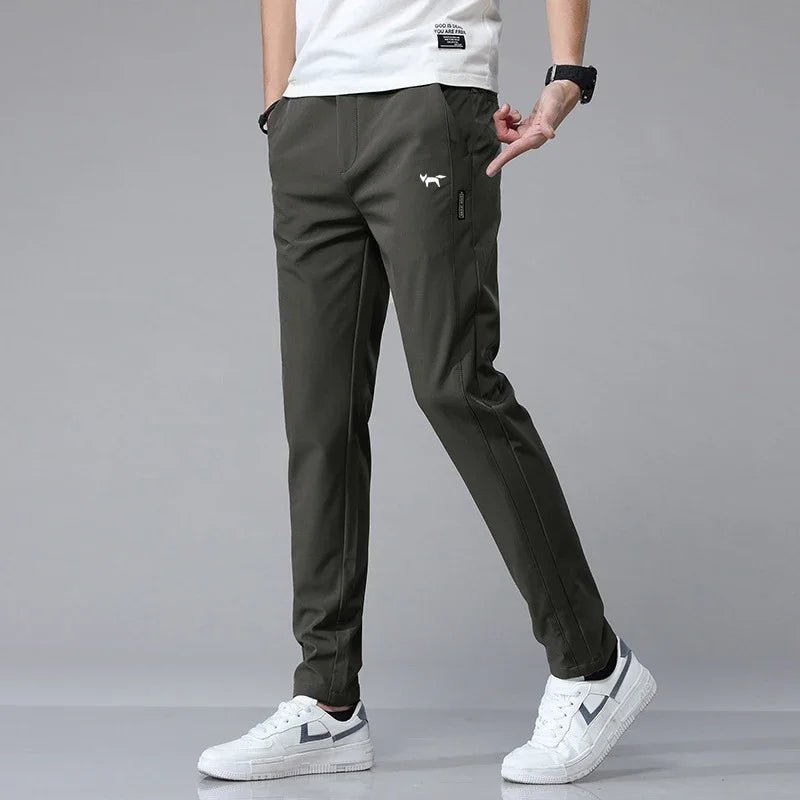 FairwayFlex Performance Golfhose Herren, atmungsaktiv & elastisch für optimalen Tragekomfort beim Golfen.