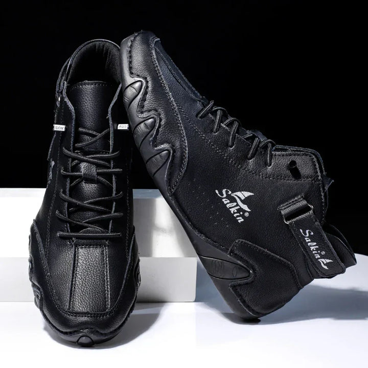 Stilvolle Herren Winterschuhe: Bequeme High-Top Sneaker, ideal für kalte Tage und modische Outfits.