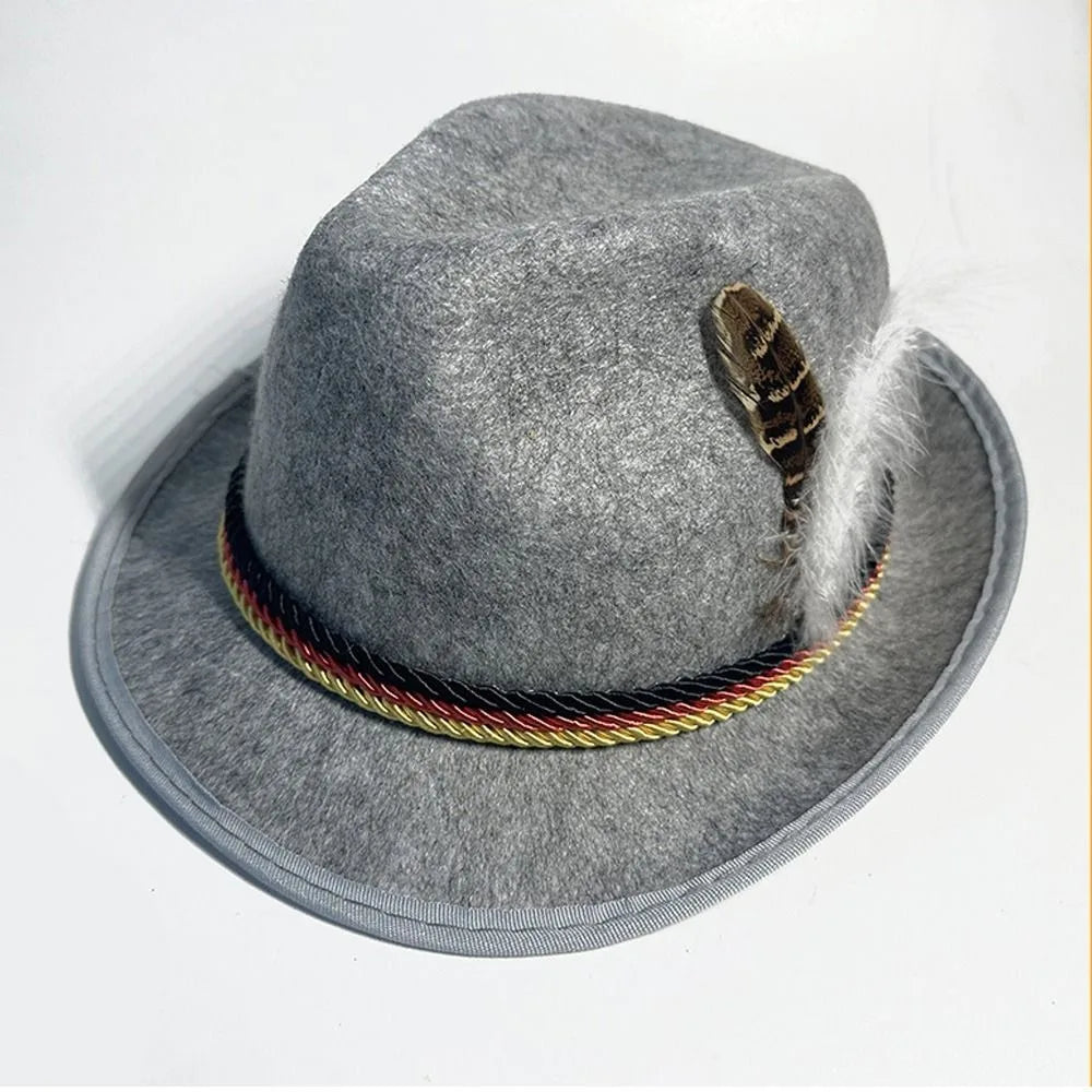 Stylischer Herren Fedora Hut für Oktoberfest Party und Karneval Kostüme, traditioneller Look.